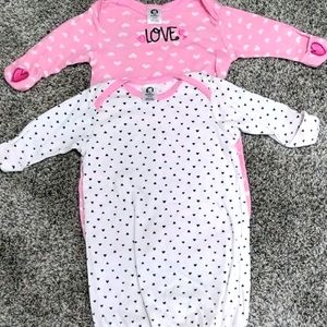 Gerber 0-6M night gowns